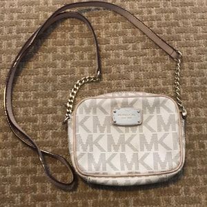 Michael Khors white small crossbody